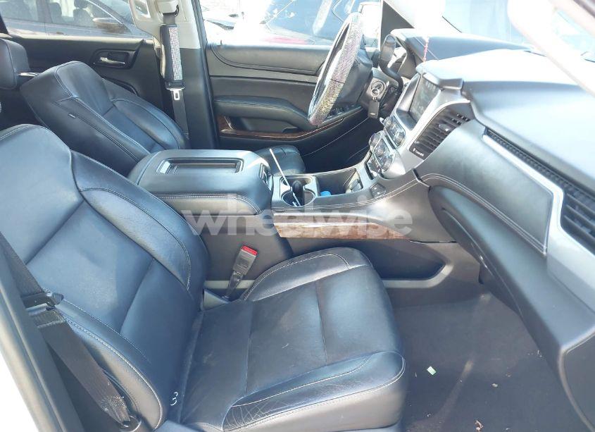 Photo 5 of 2020 Chevrolet Suburban 4WD LT (VIN 1GNSKHKC2LR112606)