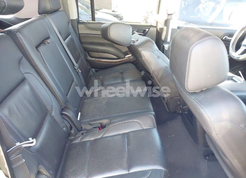 Photo 8 of 2020 Chevrolet Suburban 4WD LT (VIN 1GNSKHKC2LR112606)