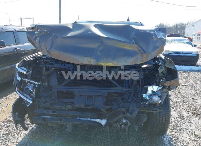 Photo 11 of 2016 Chevrolet Suburban LT (VIN 1GNSKHKC3GR152389)