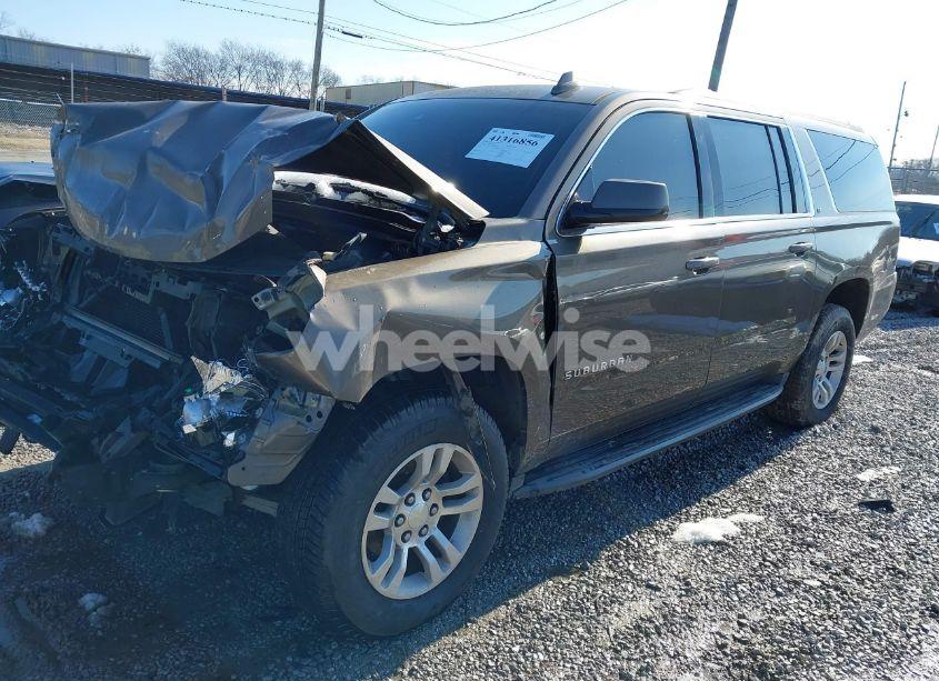 Photo 2 of 2016 Chevrolet Suburban LT (VIN 1GNSKHKC3GR152389)