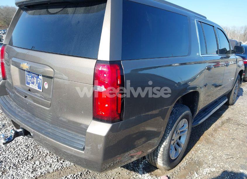 Photo 4 of 2016 Chevrolet Suburban LT (VIN 1GNSKHKC3GR152389)