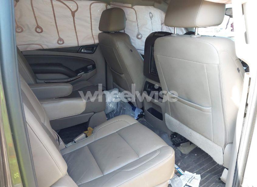 Photo 8 of 2016 Chevrolet Suburban LT (VIN 1GNSKHKC3GR152389)