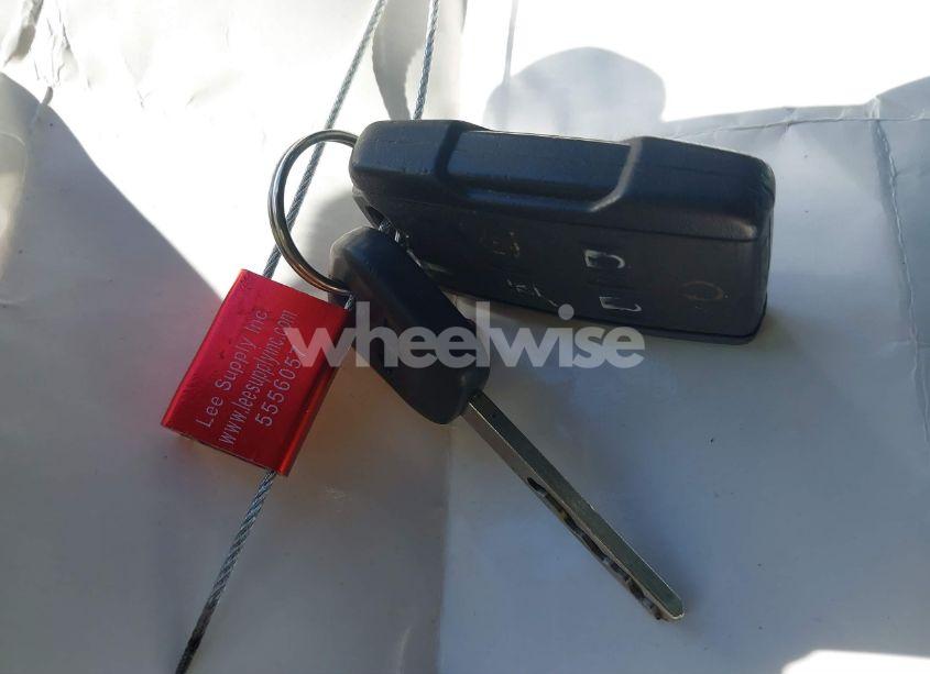 Photo 11 of 2016 Chevrolet Suburban LT (VIN 1GNSKHKC3GR248524)