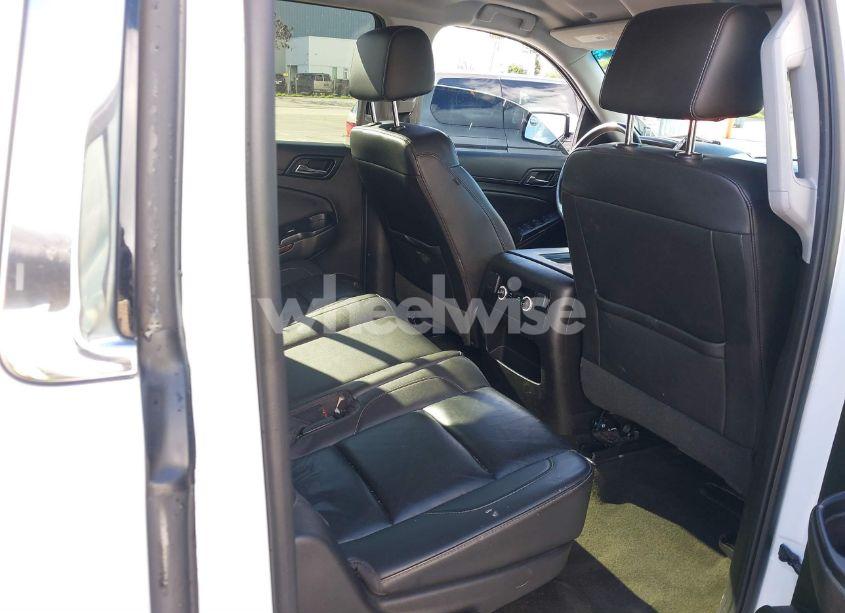 Photo 8 of 2016 Chevrolet Suburban LT (VIN 1GNSKHKC3GR248524)