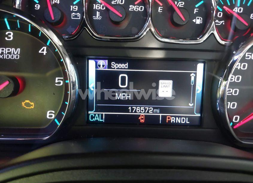 Photo 15 of 2017 Chevrolet Suburban LT (VIN 1GNSKHKC3HR162406)