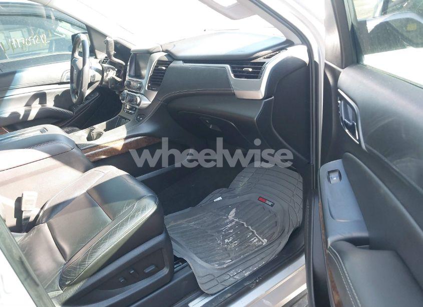 Photo 5 of 2017 Chevrolet Suburban LT (VIN 1GNSKHKC3HR162406)