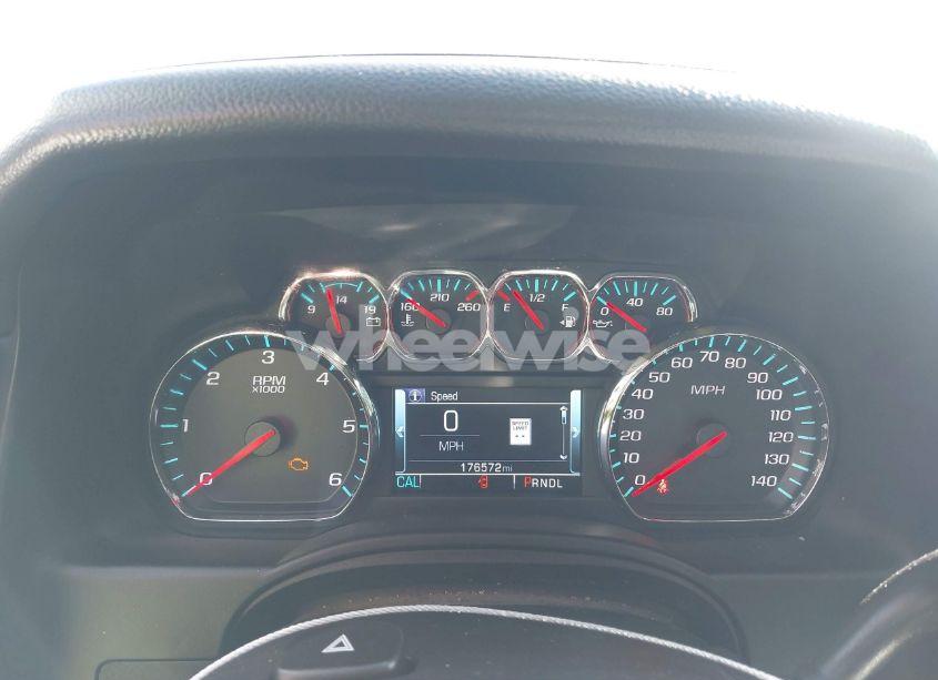 Photo 7 of 2017 Chevrolet Suburban LT (VIN 1GNSKHKC3HR162406)