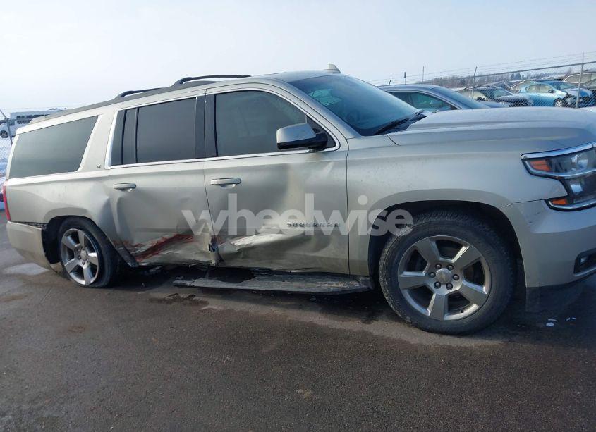Photo 12 of 2017 Chevrolet Suburban LT (VIN 1GNSKHKC3HR334076)