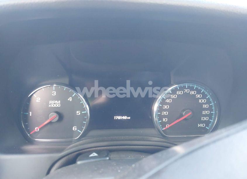 Photo 7 of 2017 Chevrolet Suburban LT (VIN 1GNSKHKC3HR334076)