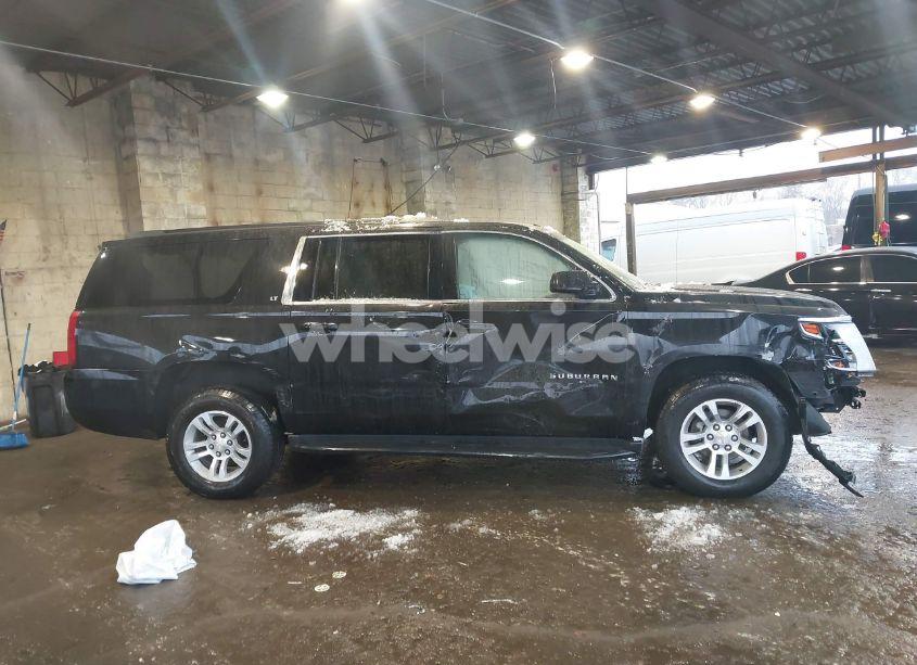 Photo 14 of 2018 Chevrolet Suburban LT (VIN 1GNSKHKC3JR211884)