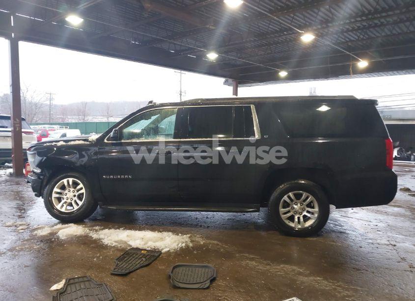 Photo 15 of 2018 Chevrolet Suburban LT (VIN 1GNSKHKC3JR211884)