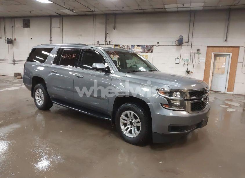 2019 Chevrolet Suburban LT (VIN 1GNSKHKC3KR195042) main photo
