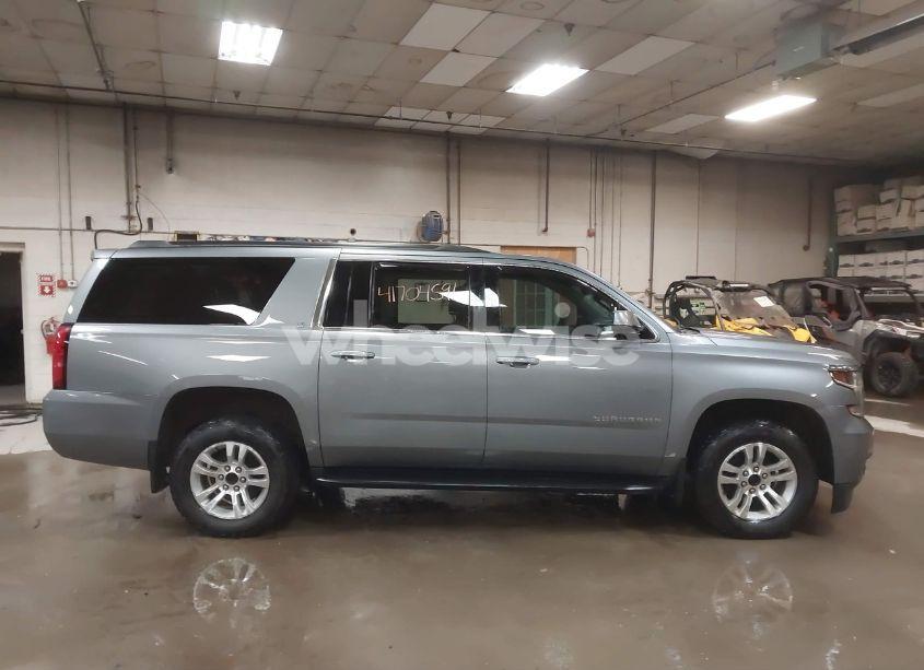 Photo 13 of 2019 Chevrolet Suburban LT (VIN 1GNSKHKC3KR195042)