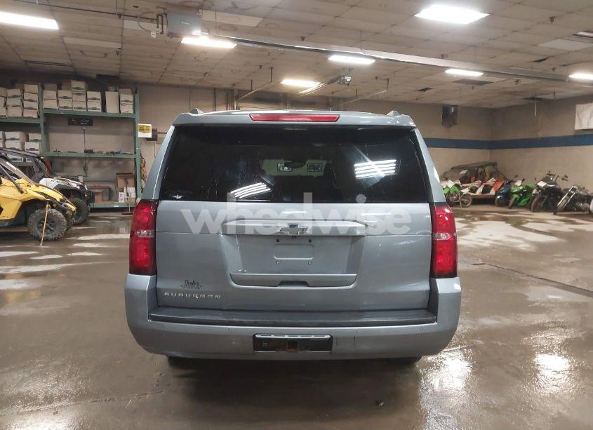 Photo 16 of 2019 Chevrolet Suburban LT (VIN 1GNSKHKC3KR195042)