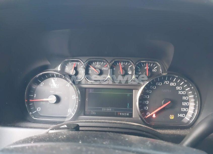 Photo 7 of 2015 Chevrolet Suburban 1500 LS (VIN 1GNSKHKC4FR288030)