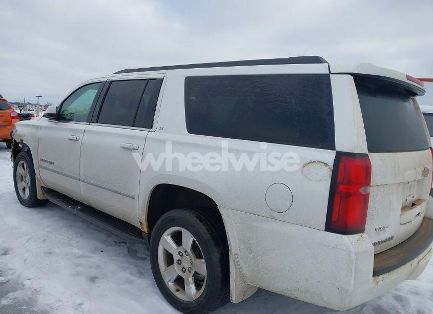 Photo 3 of 2016 Chevrolet Suburban LT (VIN 1GNSKHKC4GR204838)