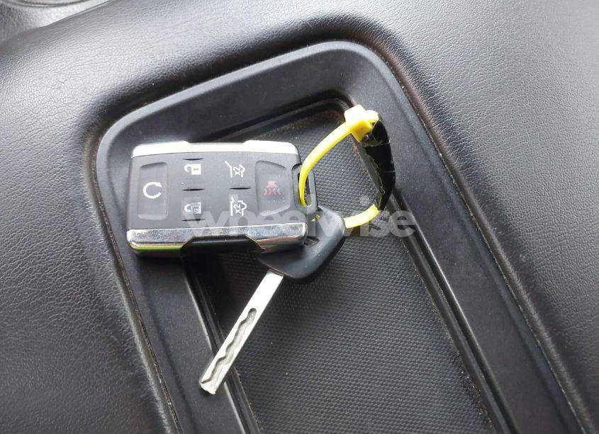 Photo 11 of 2016 Chevrolet Suburban LT (VIN 1GNSKHKC4GR248452)