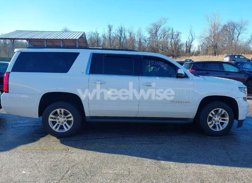 Photo 13 of 2016 Chevrolet Suburban LT (VIN 1GNSKHKC4GR248452)