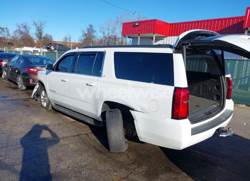 Photo 3 of 2016 Chevrolet Suburban LT (VIN 1GNSKHKC4GR248452)