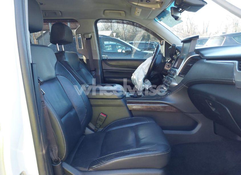 Photo 5 of 2016 Chevrolet Suburban LT (VIN 1GNSKHKC4GR248452)