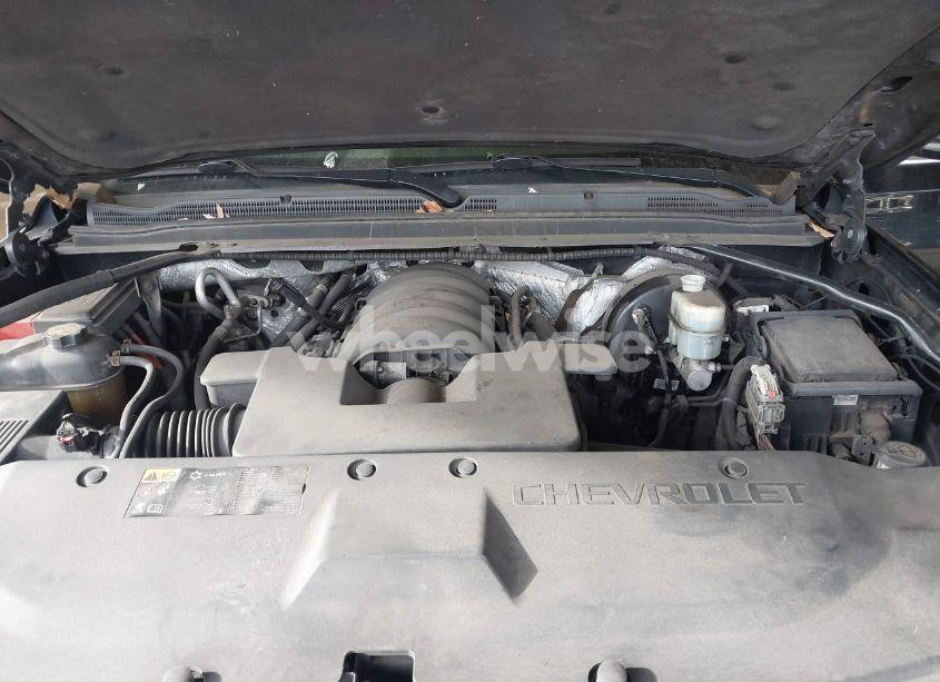 Photo 10 of 2016 Chevrolet Suburban LT (VIN 1GNSKHKC4GR260035)