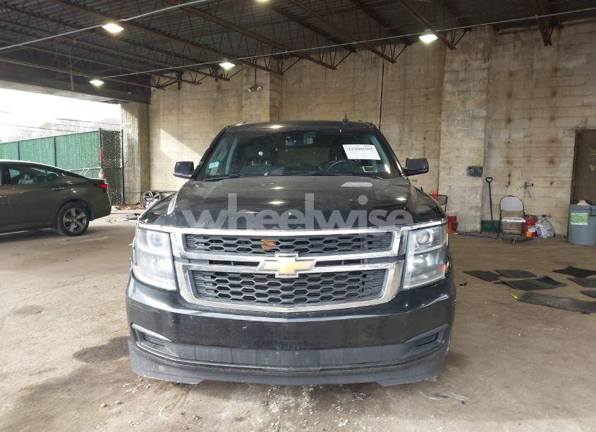 Photo 12 of 2016 Chevrolet Suburban LT (VIN 1GNSKHKC4GR260035)