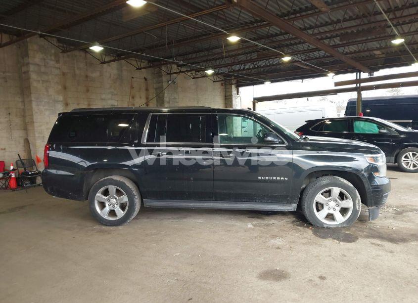 Photo 13 of 2016 Chevrolet Suburban LT (VIN 1GNSKHKC4GR260035)