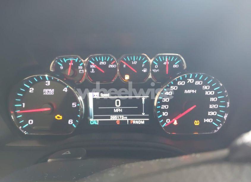 Photo 15 of 2016 Chevrolet Suburban LT (VIN 1GNSKHKC4GR260035)