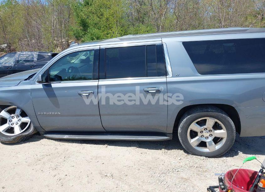 Photo 14 of 2016 Chevrolet Suburban LT (VIN 1GNSKHKC4GR427591)