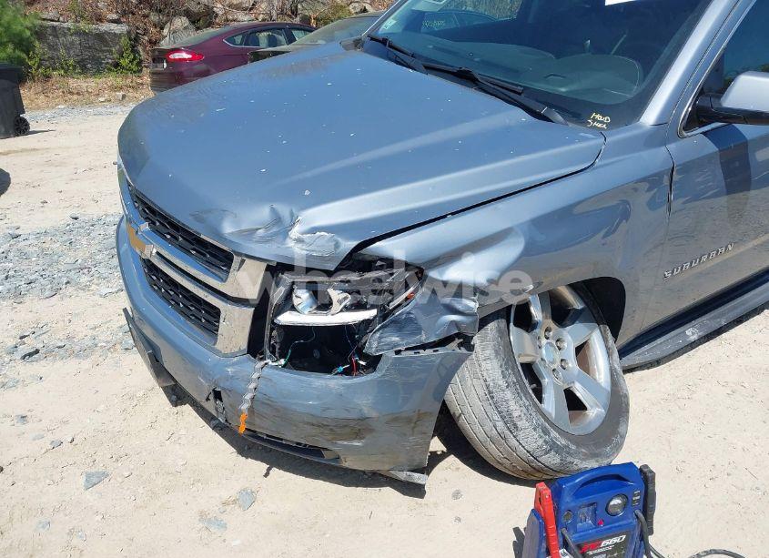 Photo 6 of 2016 Chevrolet Suburban LT (VIN 1GNSKHKC4GR427591)