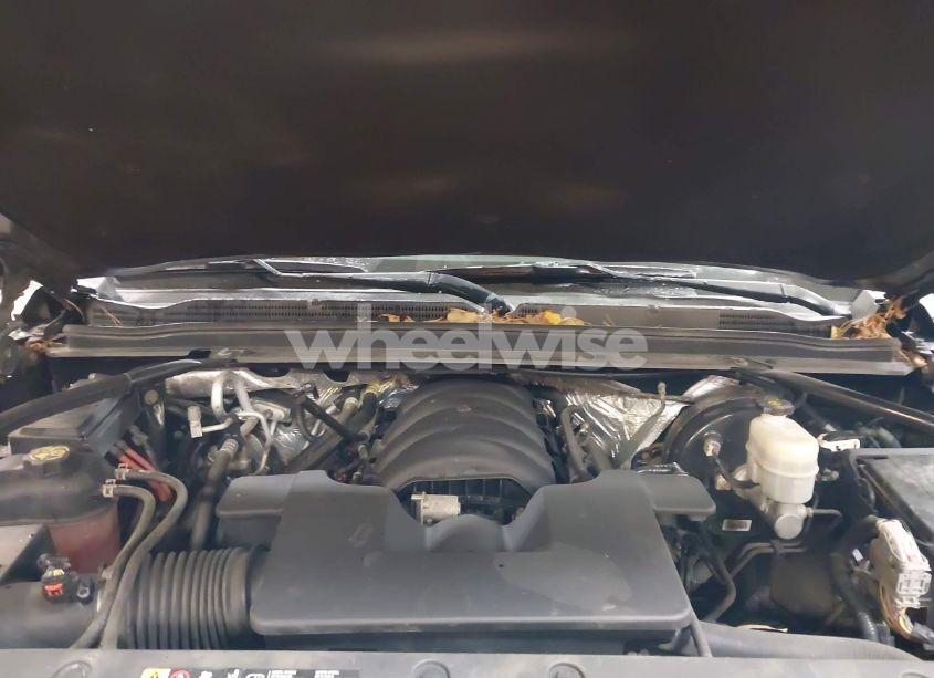 Photo 10 of 2017 Chevrolet Suburban LT (VIN 1GNSKHKC4HR247982)