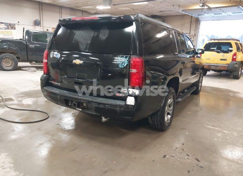 Photo 4 of 2017 Chevrolet Suburban LT (VIN 1GNSKHKC4HR247982)