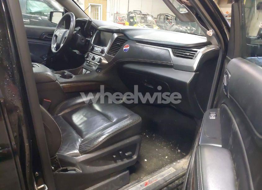 Photo 5 of 2017 Chevrolet Suburban LT (VIN 1GNSKHKC4HR247982)