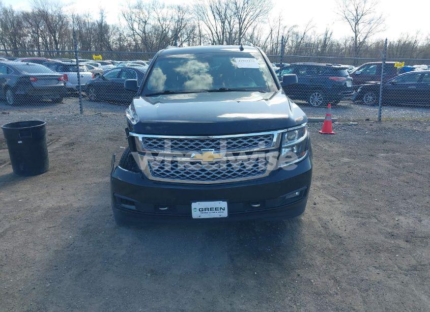 Photo 12 of 2018 Chevrolet Suburban LT (VIN 1GNSKHKC4JR172285)