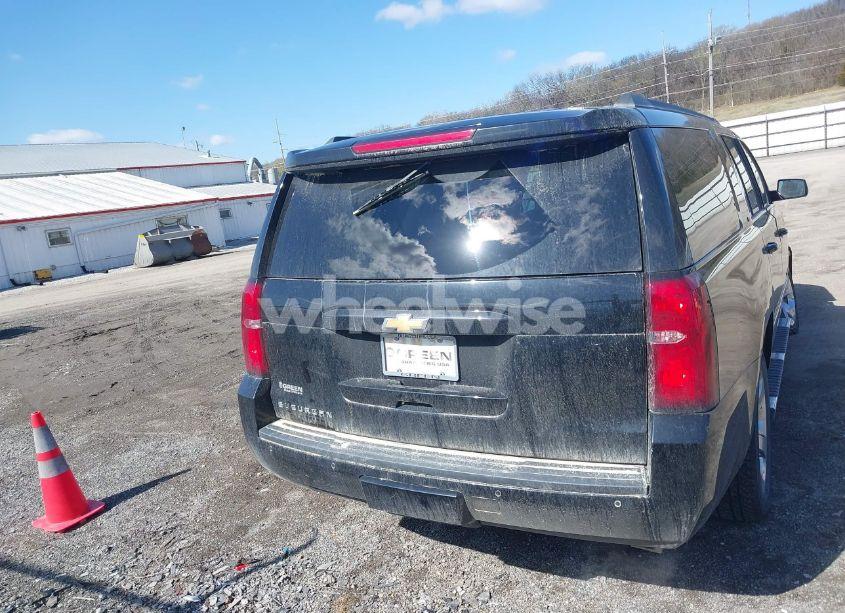 Photo 16 of 2018 Chevrolet Suburban LT (VIN 1GNSKHKC4JR172285)