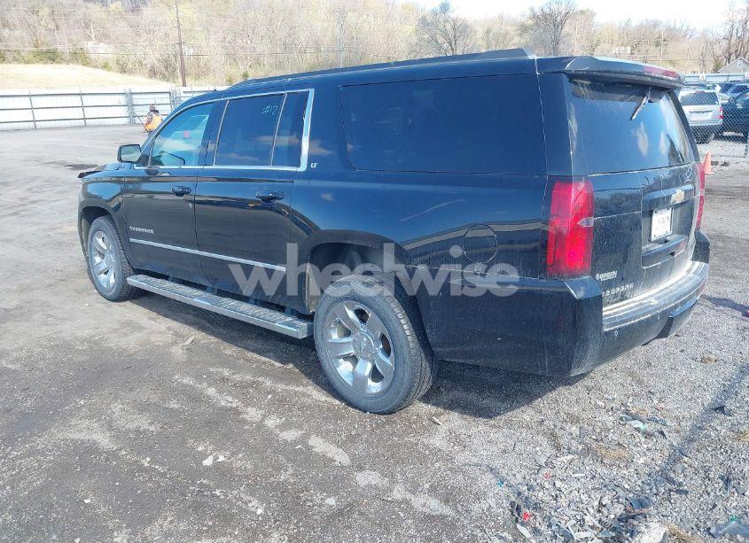 Photo 3 of 2018 Chevrolet Suburban LT (VIN 1GNSKHKC4JR172285)