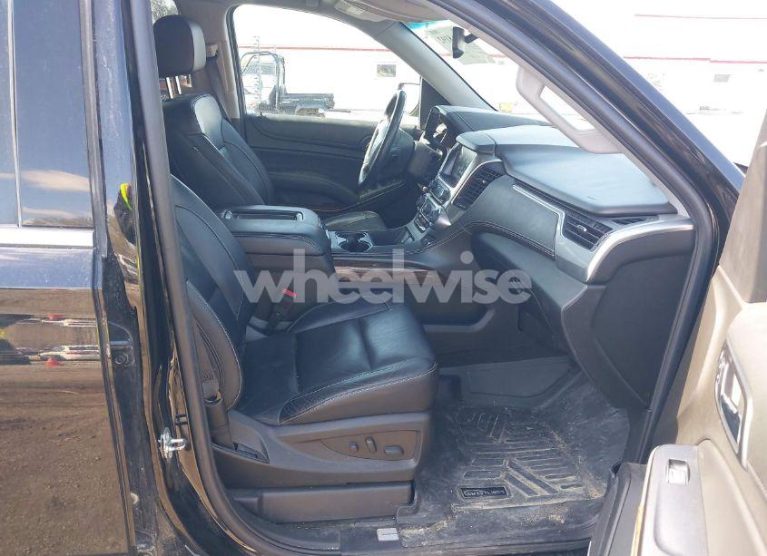 Photo 5 of 2018 Chevrolet Suburban LT (VIN 1GNSKHKC4JR172285)