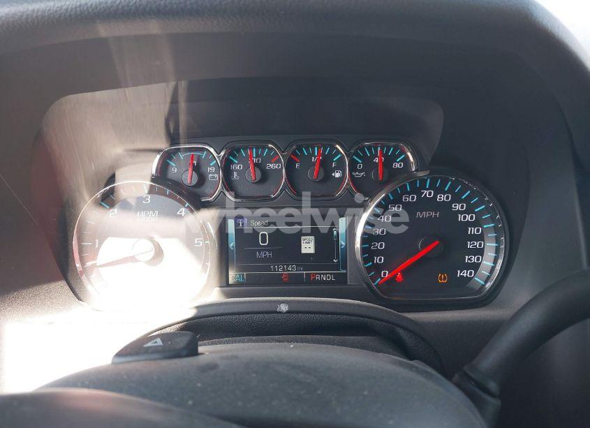 Photo 7 of 2018 Chevrolet Suburban LT (VIN 1GNSKHKC4JR172285)