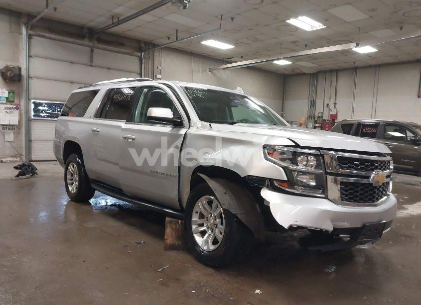 2019 Chevrolet Suburban LT (VIN 1GNSKHKC4KR289284) main photo