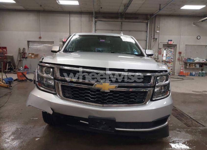 Photo 13 of 2019 Chevrolet Suburban LT (VIN 1GNSKHKC4KR289284)