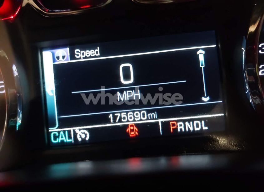 Photo 16 of 2019 Chevrolet Suburban LT (VIN 1GNSKHKC4KR289284)