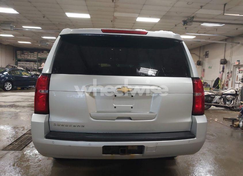 Photo 17 of 2019 Chevrolet Suburban LT (VIN 1GNSKHKC4KR289284)
