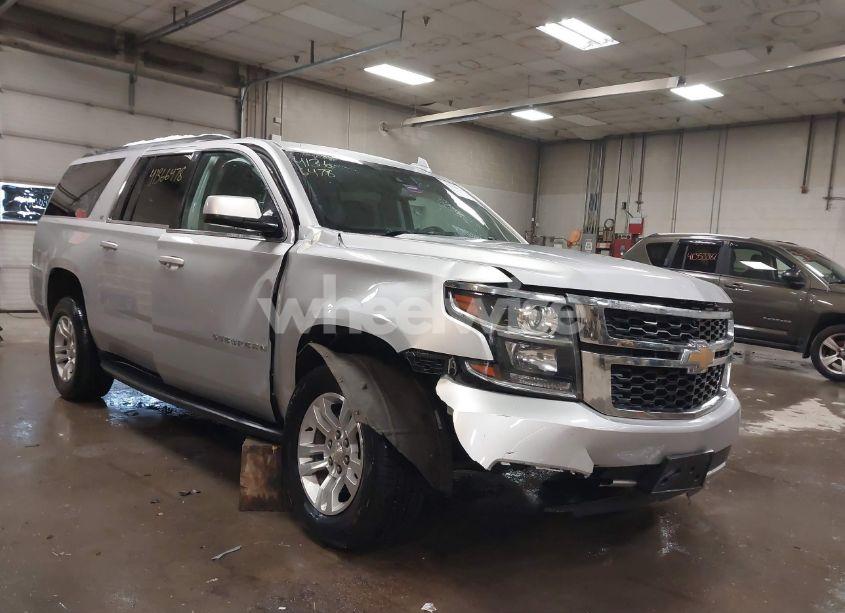 Photo 6 of 2019 Chevrolet Suburban LT (VIN 1GNSKHKC4KR289284)
