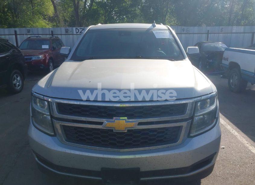 Photo 12 of 2016 Chevrolet Suburban LT (VIN 1GNSKHKC5GR281539)