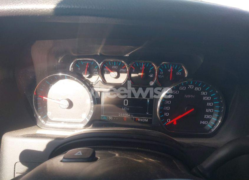 Photo 15 of 2016 Chevrolet Suburban LT (VIN 1GNSKHKC5GR281539)