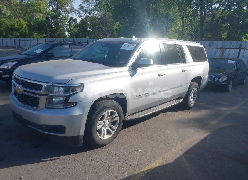 Photo 2 of 2016 Chevrolet Suburban LT (VIN 1GNSKHKC5GR281539)