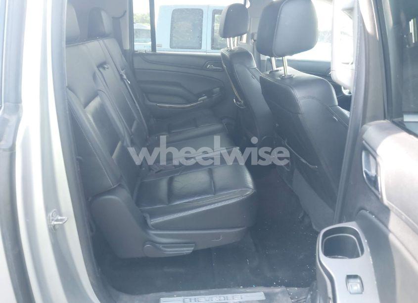 Photo 8 of 2016 Chevrolet Suburban LT (VIN 1GNSKHKC5GR281539)