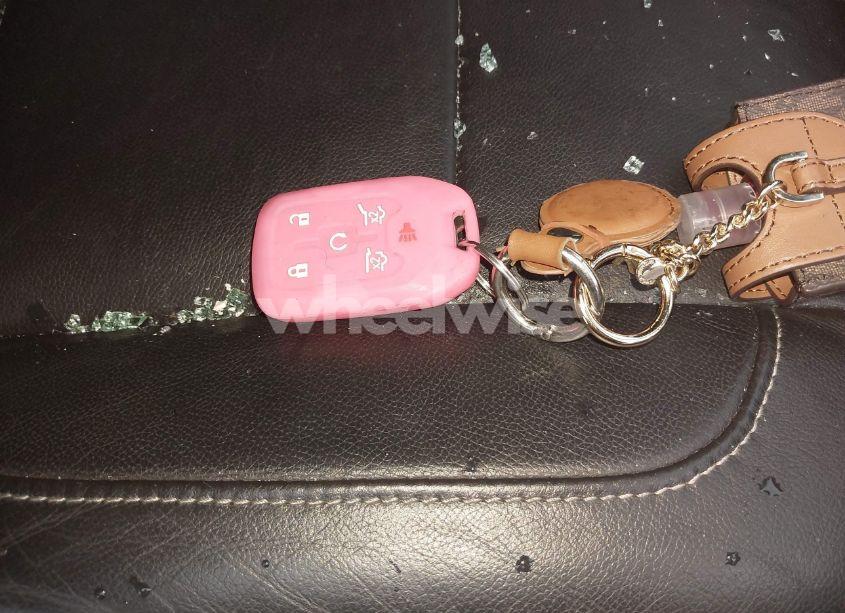 Photo 11 of 2016 Chevrolet Suburban LT (VIN 1GNSKHKC5GR346521)