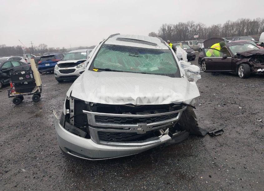 Photo 12 of 2016 Chevrolet Suburban LT (VIN 1GNSKHKC5GR346521)