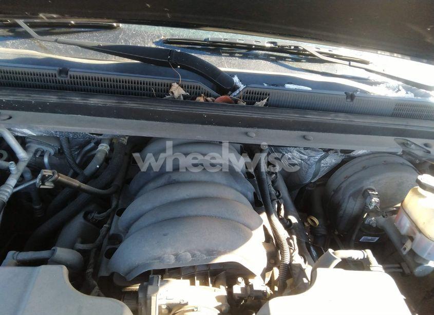 Photo 10 of 2017 Chevrolet Suburban LT (VIN 1GNSKHKC5HR132114)